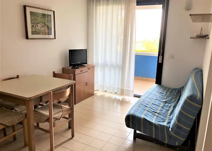 Bright Flat With A Large Balcony アパート *