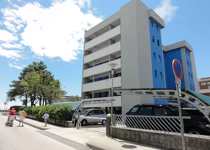 Bright Flat With A Large Balcony アパート ビビオーネ